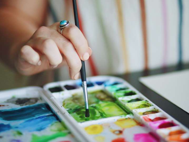 paint play online watercolor class paint pallette